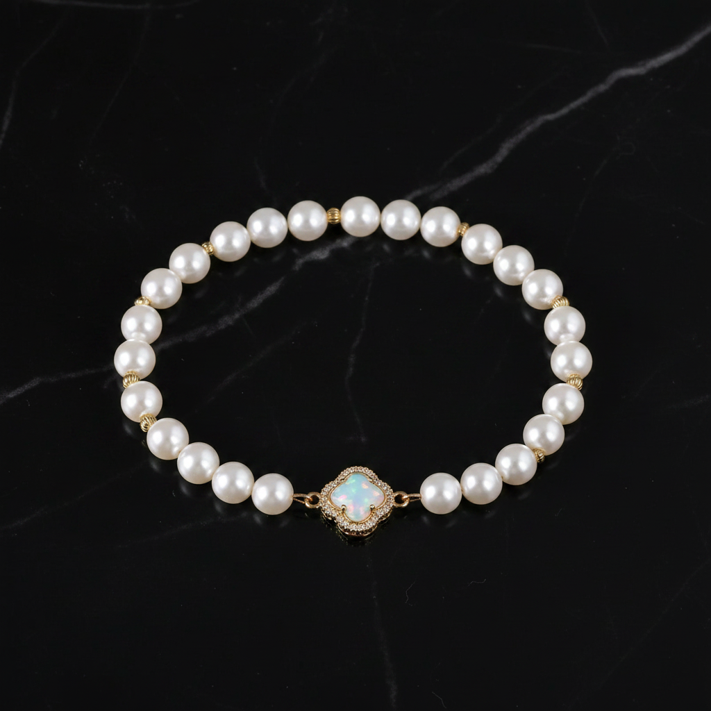 Lucky Clover Pearl Bracelet
