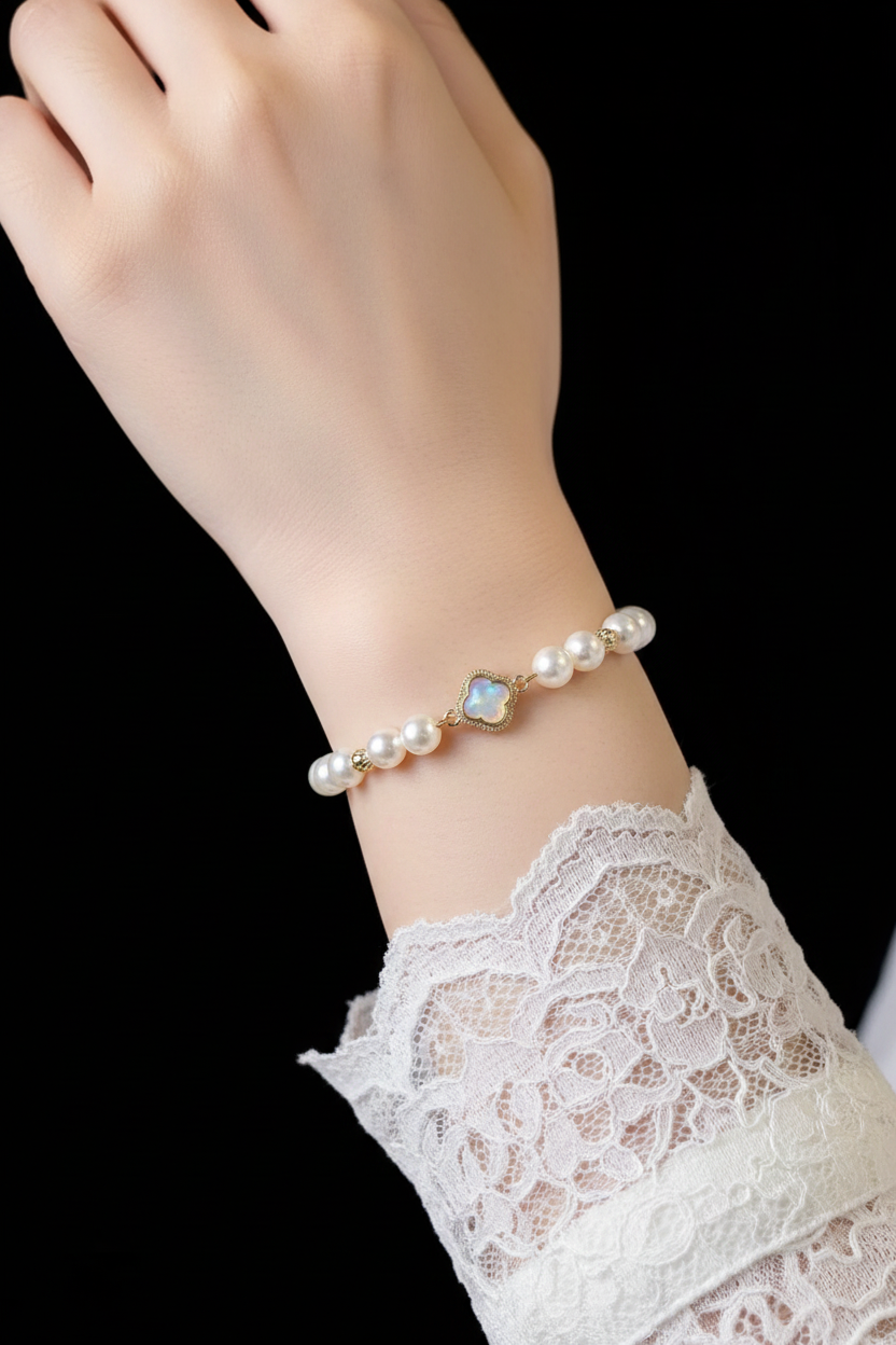 Lucky Clover Pearl Bracelet